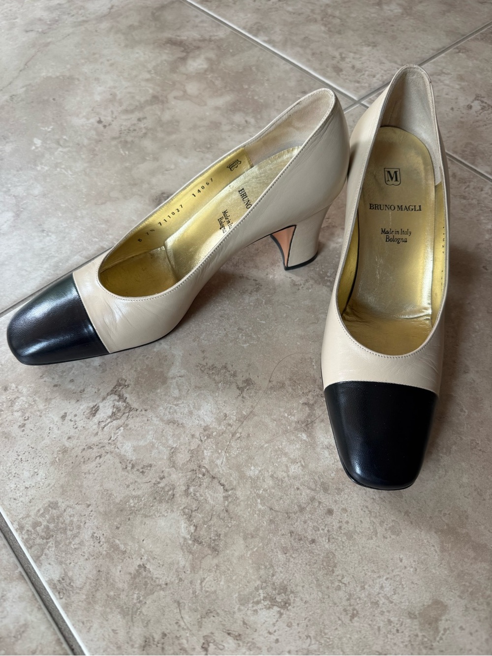 Bruno Magli Leather Pumps Size 7.5